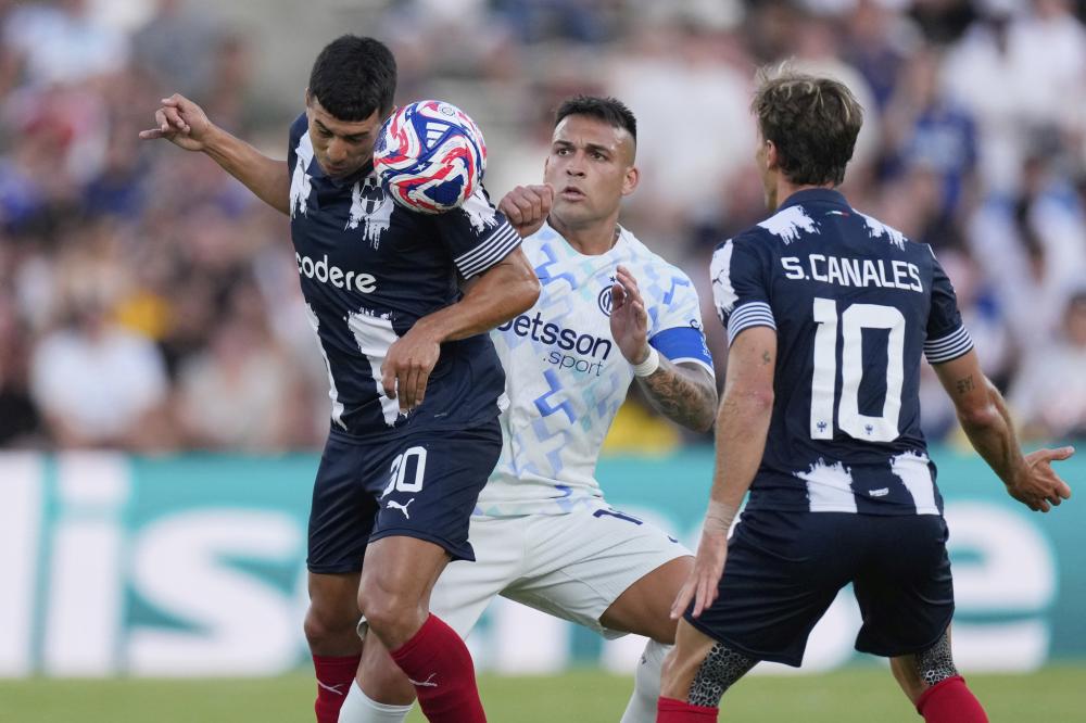 江苏女排夺得本赛季联赛冠军，获得500万冠军奖金